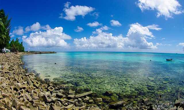 Costa rocosa de Tuvalu - por Tomoaki Inaba