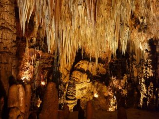 Cueva de Valporquero, sede del Geolodía en León